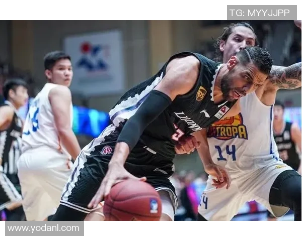 萨拉戈萨篮球队迎战皇家马德里展现激情对决的精彩瞬间